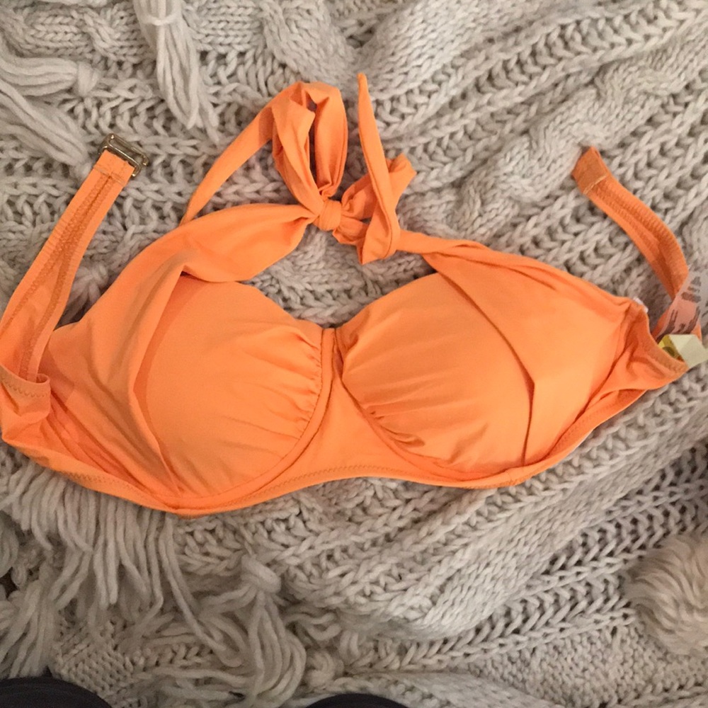 R collection bikini top